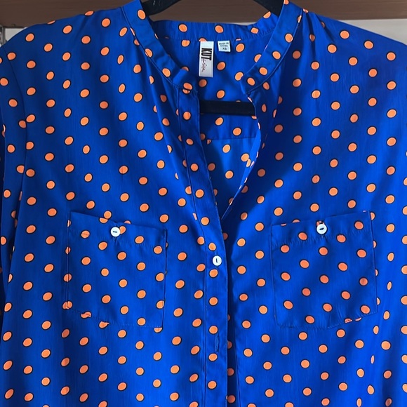 Kut from the kloth 2 front pocket button up blouse royal blue orange polkadot XS - Picture 3 of 5